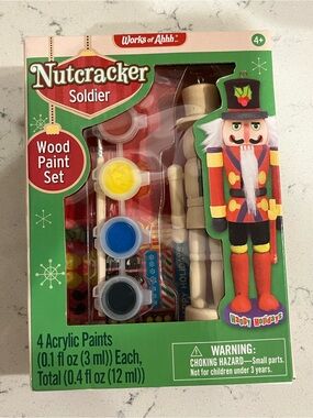 Nutcracker Soldier Wood Paint Set - Green/Red
